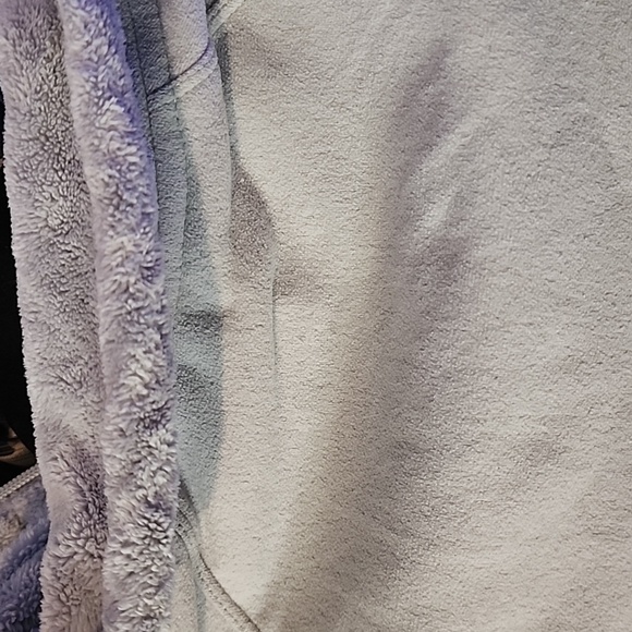 Women's medium light-grey Northface full-zip, double-layered fleece jacket. - Picture 8 of 13